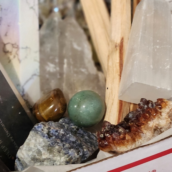 Metaphysical Mystery Box, Christmas, crystals, Tarot, Jewelry - Picture 4 of 4